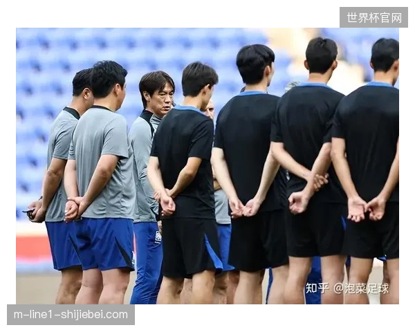 洪明甫教练回归国家队，其大赛经验或为韩国队注入新的战术纪律